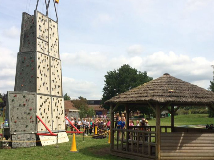 mobile climbing wall, children quing